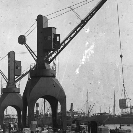 Gru idraulica al porto di Genova